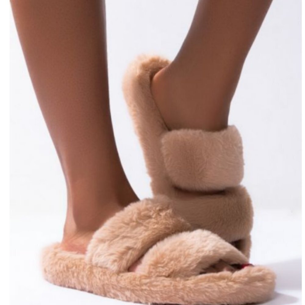 AZALEA WANG CANT BUY REALNESS FLATFORM FUR SLIDES